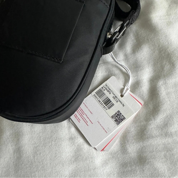 🆕 Lululemon Team Canada 22 Future Legacy Crossbody Bag Black - Picture 7 of 7